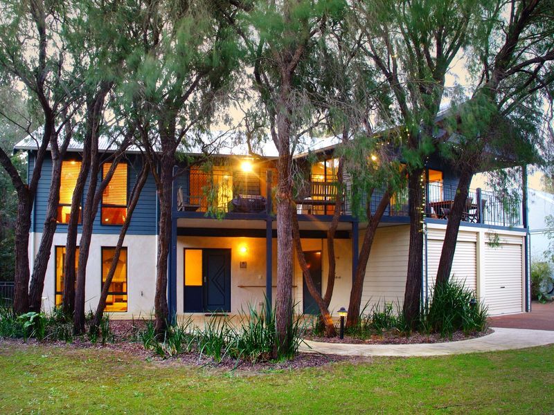 4 bedrooms House in 13A Stone Street QUINDALUP WA, 6281
