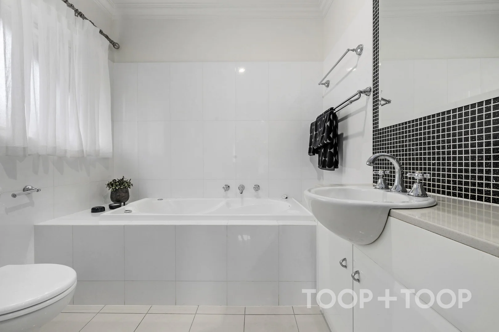 Additional image 13 of 11 Mingara Avenue, Stonyfell SA 5066