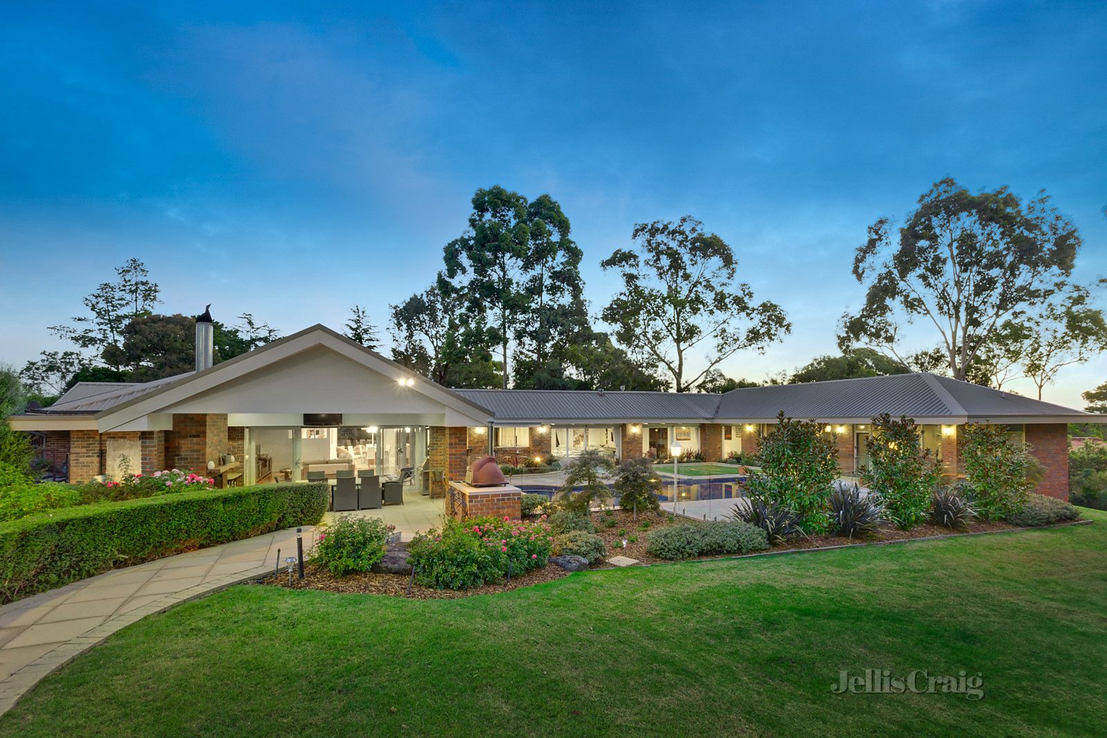 7 Bamfield Close, Templestowe Property History & Address Research