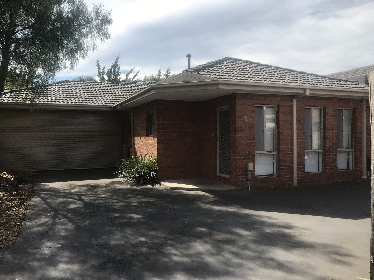 2/24 Henry Street, Melton VIC 3337, Image 0