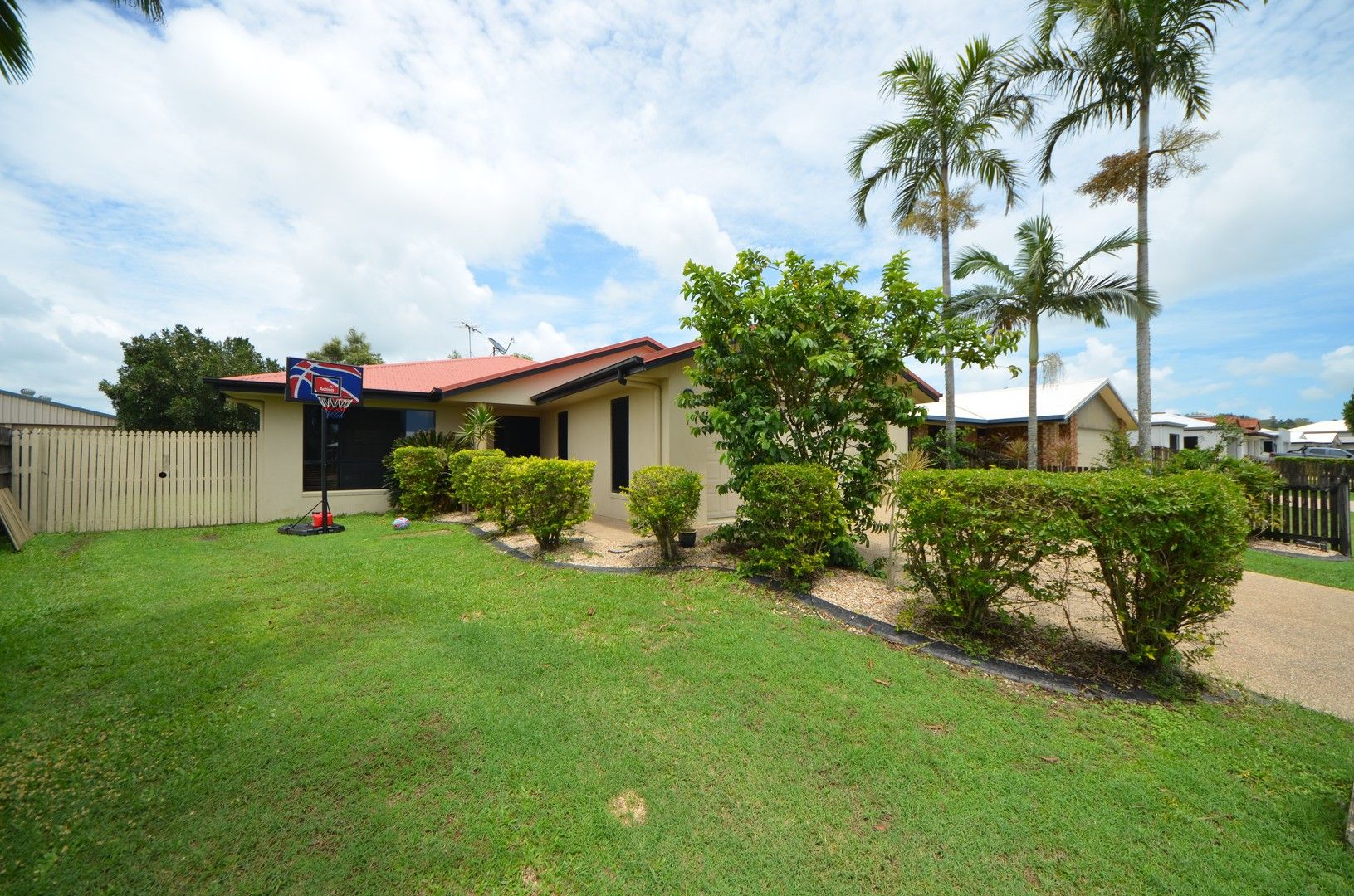 1 Kensington Court, Glenella QLD 4740, Image 1