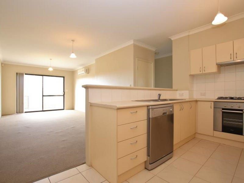 3 bedrooms Apartment / Unit / Flat in 19/17 Southdown Place THORNLIE WA, 6108