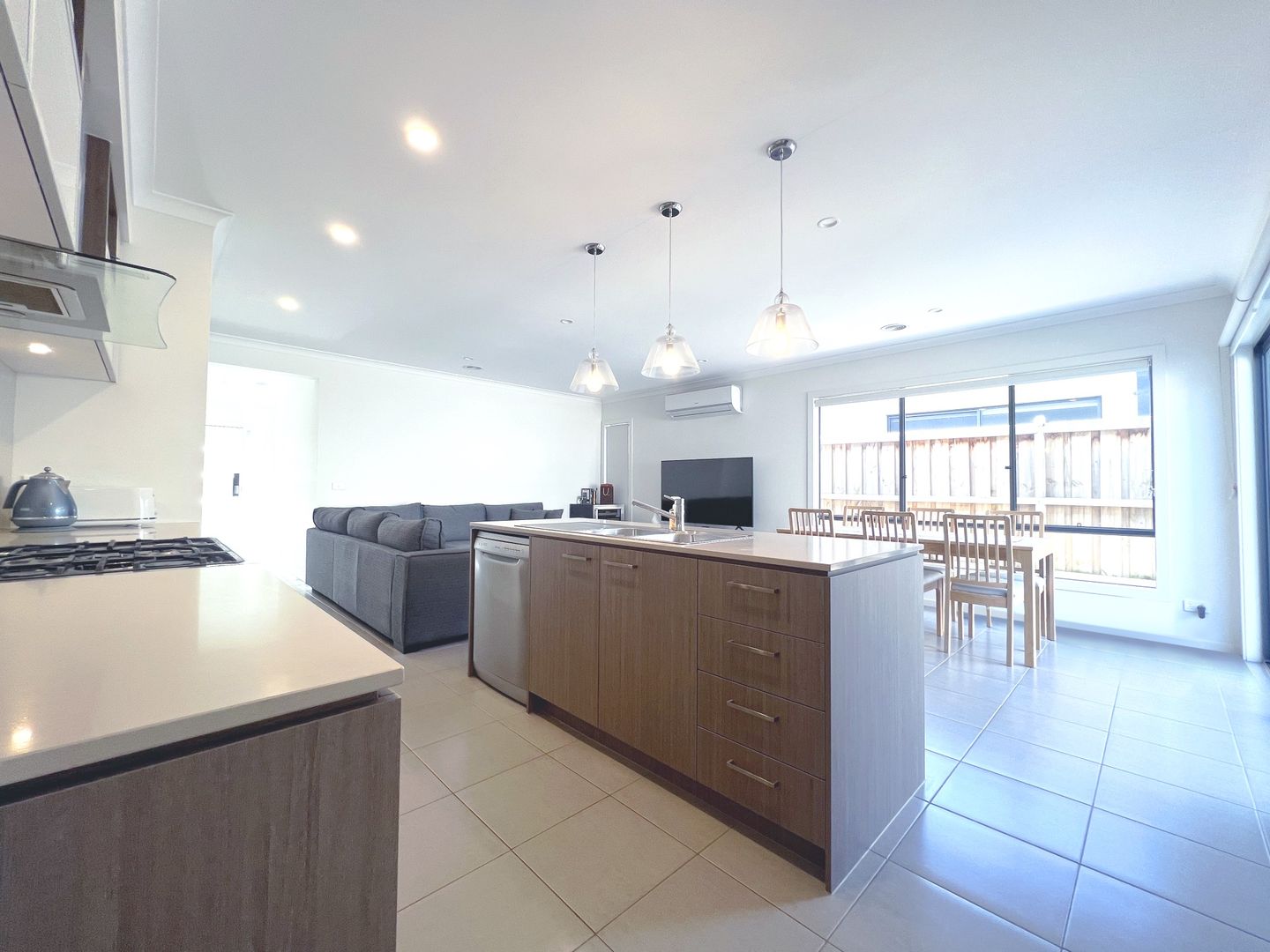 13 Landsdowne Avenue, Clyde North VIC 3978 House For Rent 475 Domain