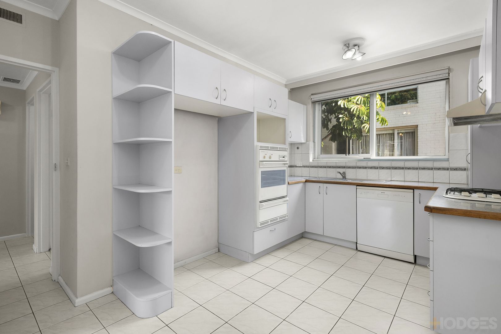 8/52 Scott Street, Elwood VIC 3184, Image 2