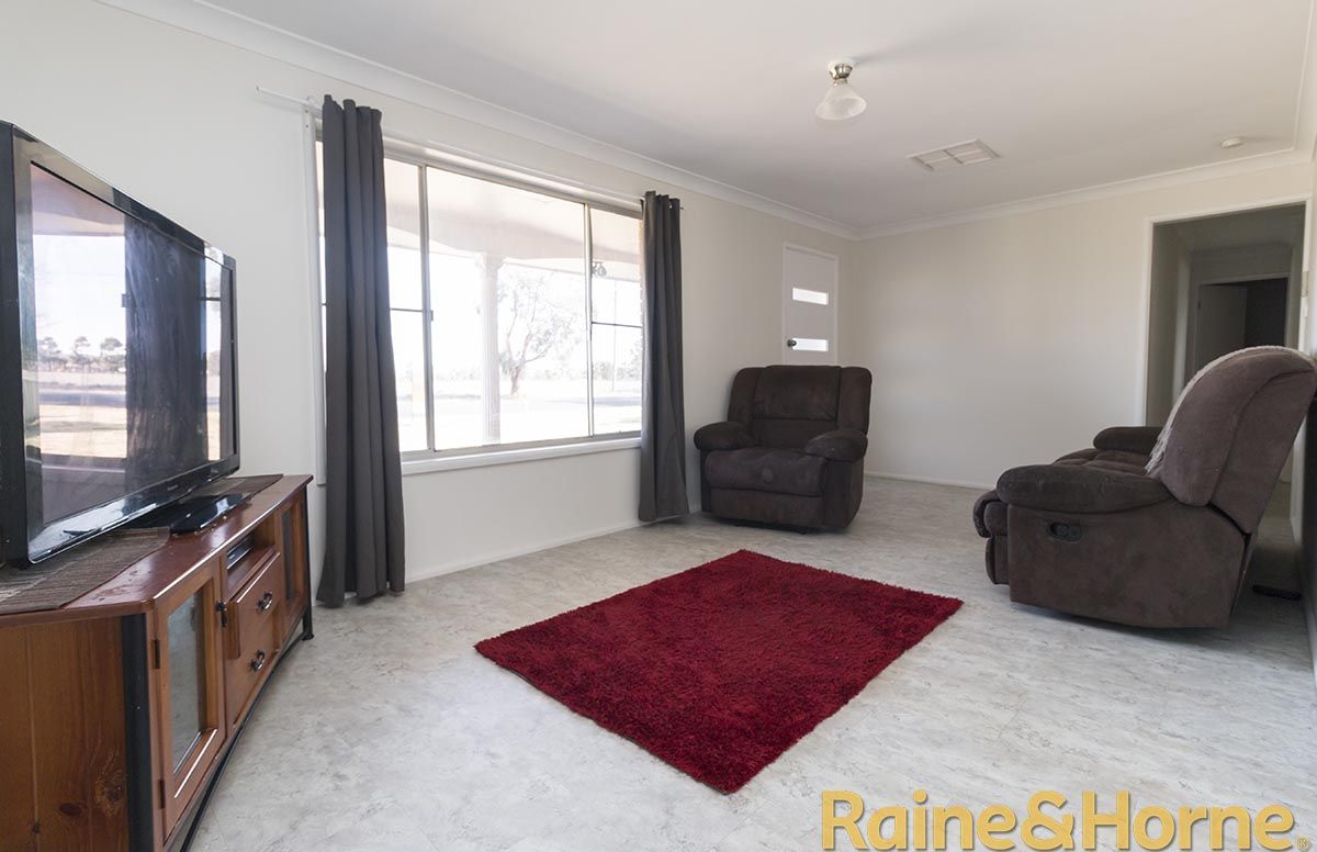 119 Dappo Road, Narromine NSW 2821, Image 2