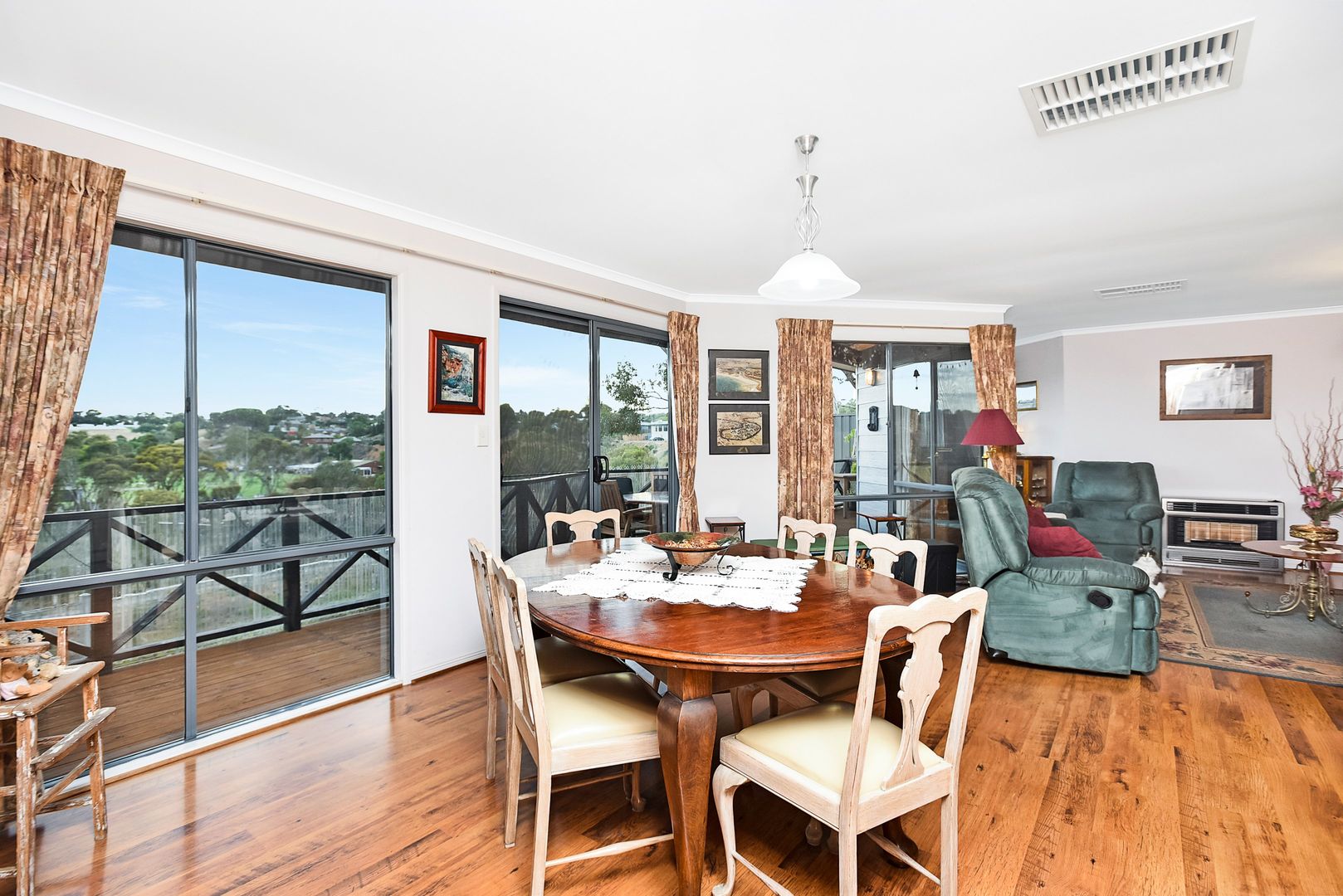 8 Holmes Street, Old Noarlunga SA 5168, Image 2