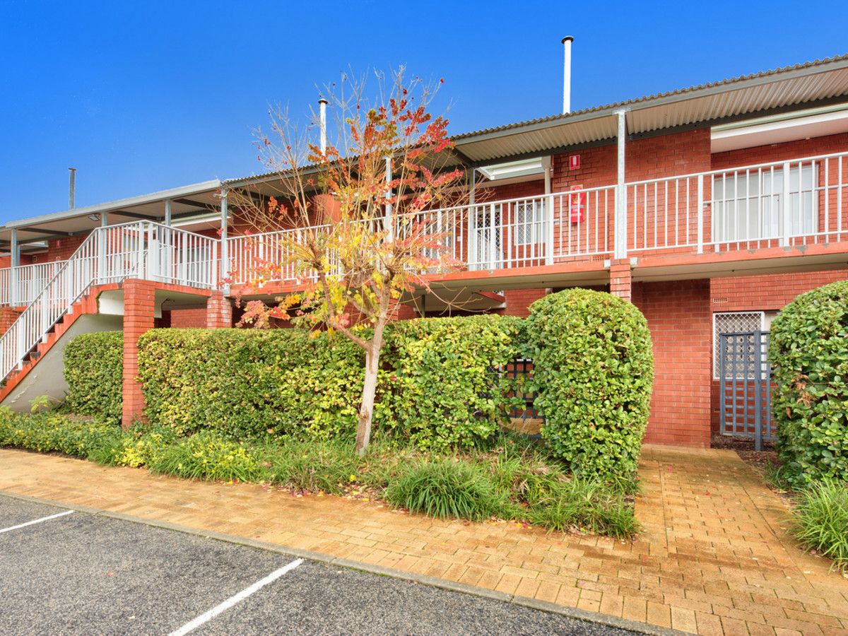 2 bedrooms Apartment / Unit / Flat in 5/65 Shakespeare Avenue YOKINE WA, 6060