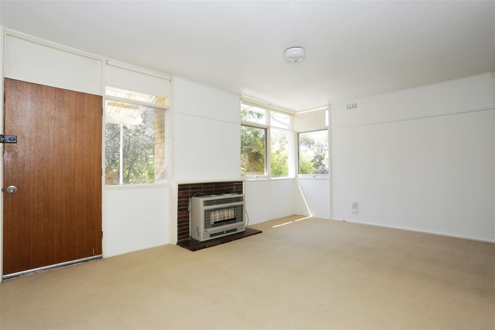 395 Blackburn Road, Mount Waverley VIC 3149, Image 2