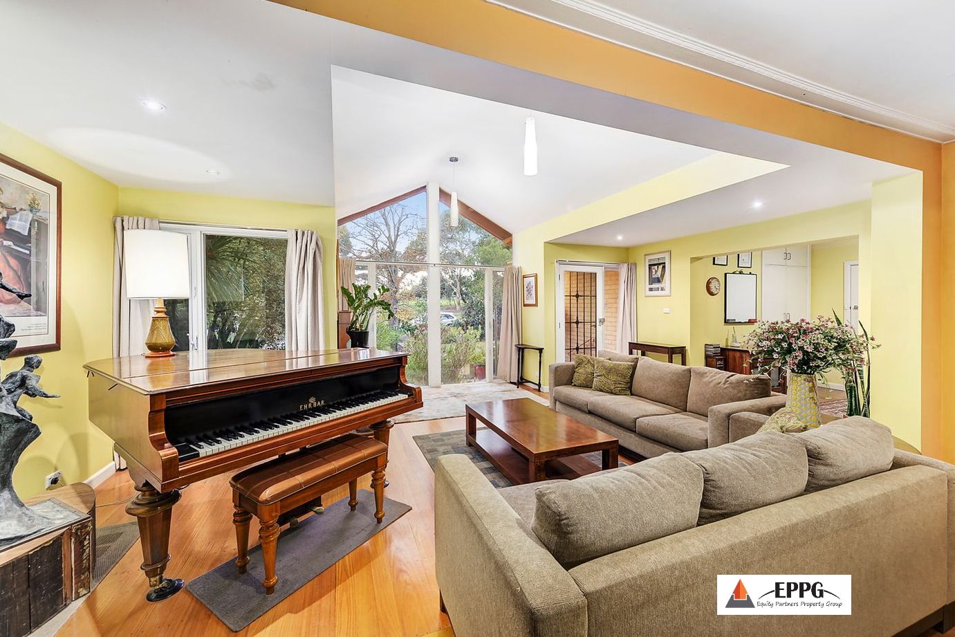 5 bedrooms House in 30 Bath Road GLEN IRIS VIC, 3146