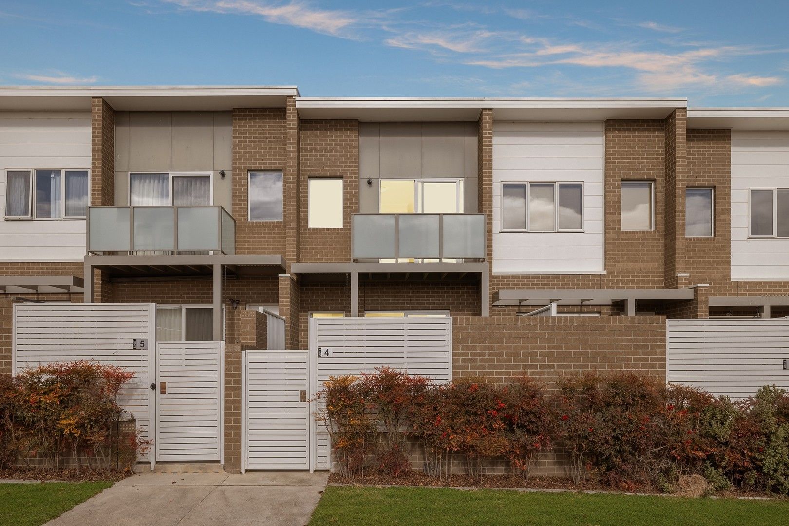 3 bedrooms Townhouse in 4/33 Arthur Blakeley Way COOMBS ACT, 2611