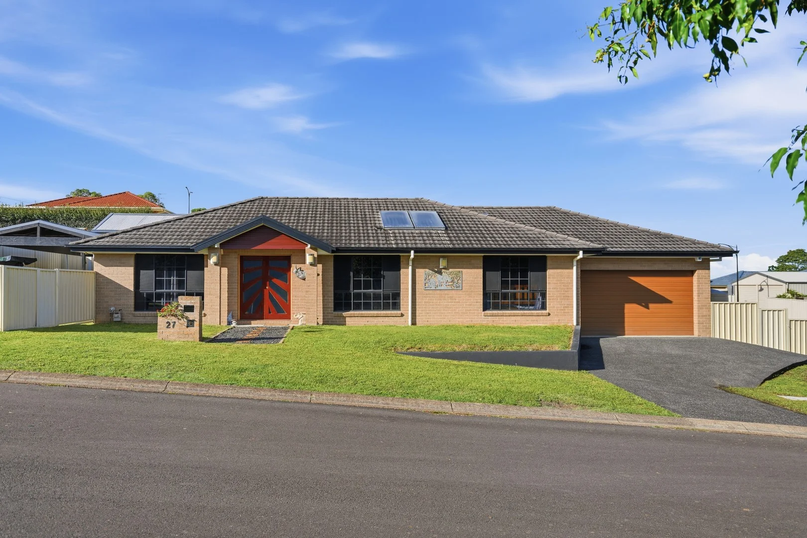 27 Hanover Rd, Cameron Park NSW 2285
