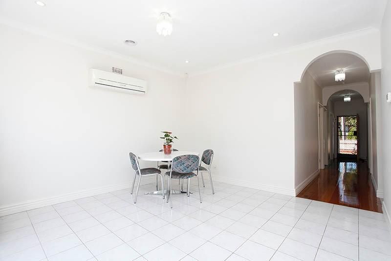 1/1 Una Street, SUNSHINE VIC 3020, Image 2