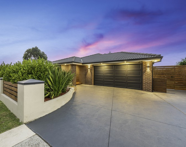 16 Vanessa Circuit, Pakenham VIC 3810