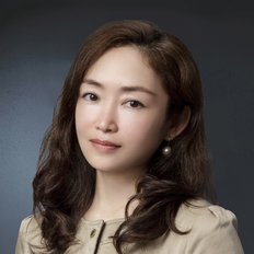 Vans Xin SUI, Sales representative