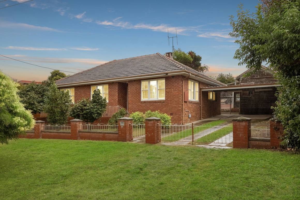 Picture of 27 Blackall Avenue, QUEANBEYAN NSW 2620