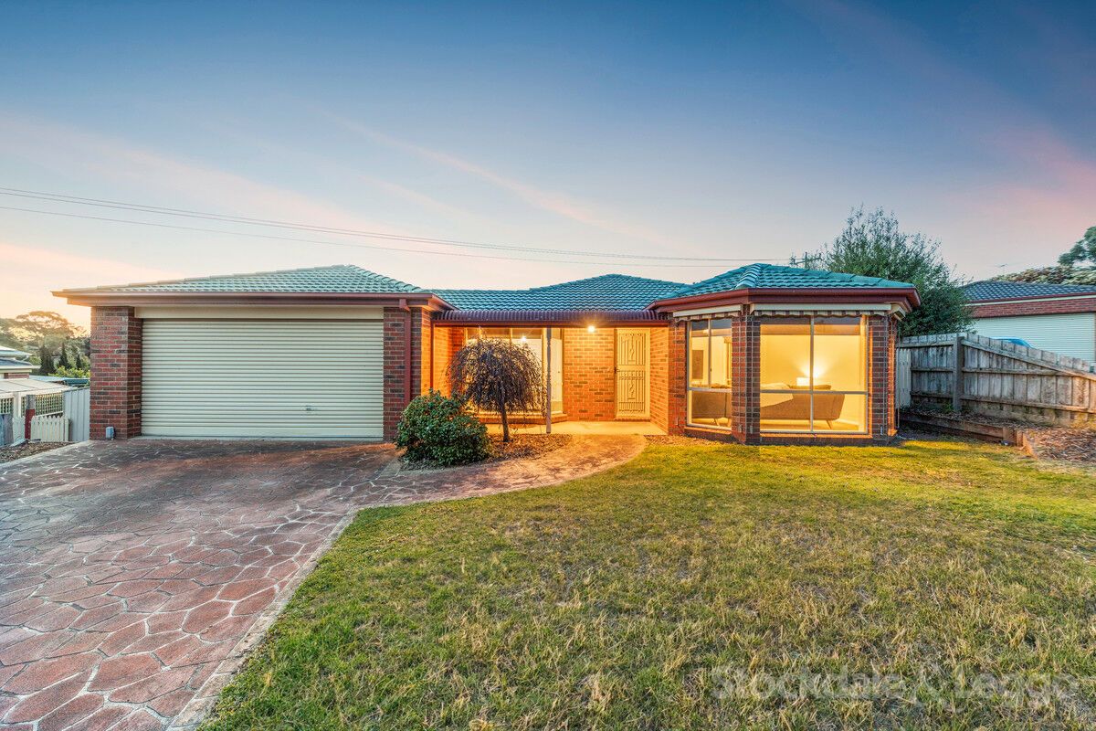 4 bedrooms House in 3 Nicola Court PAKENHAM VIC, 3810