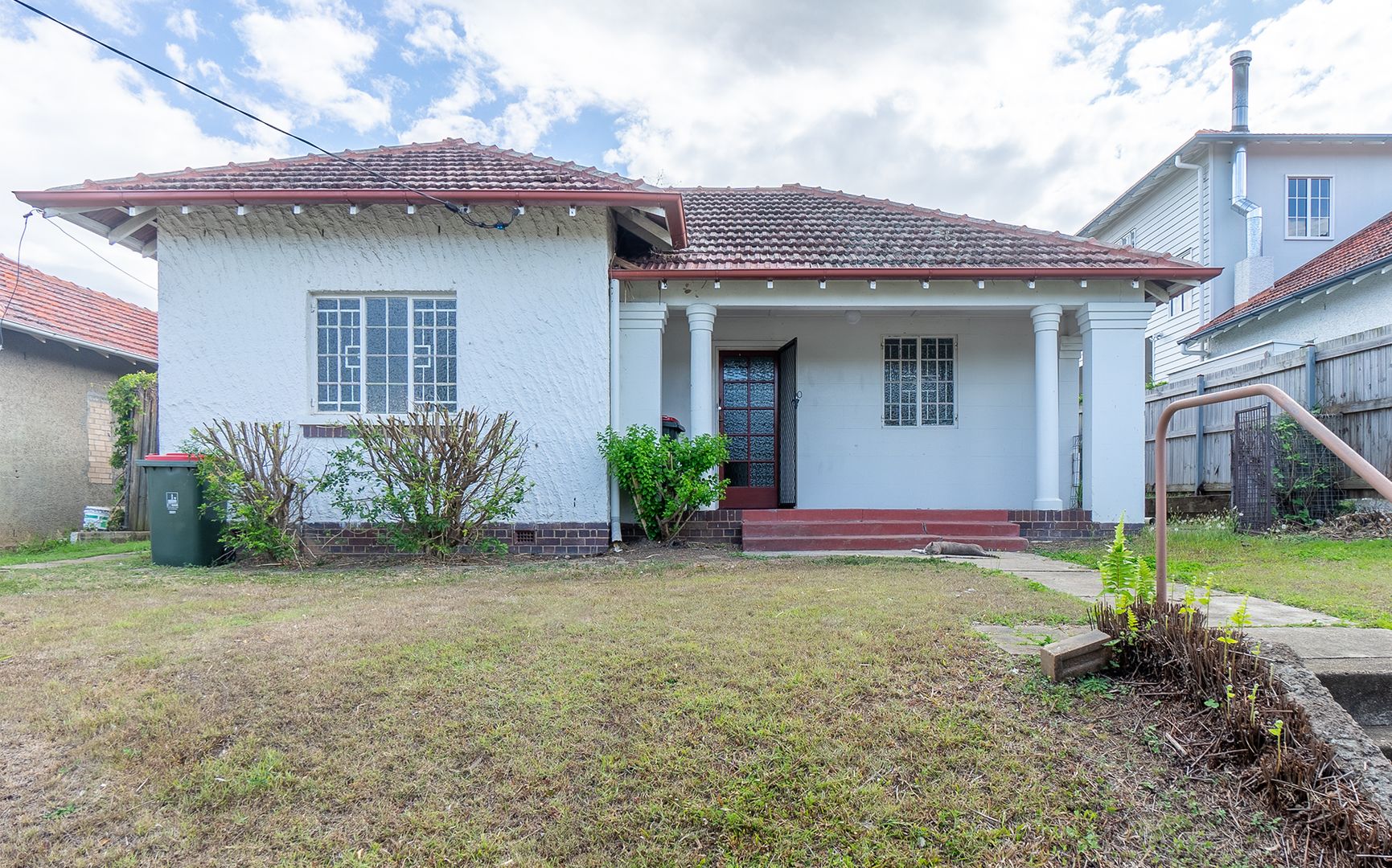 2 bedrooms House in 10 Lind Street NEWMARKET QLD, 4051