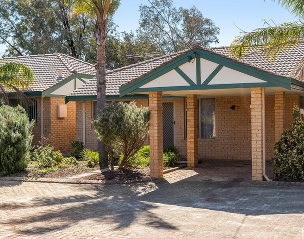 2/11 Stott Close, Armadale WA 6112