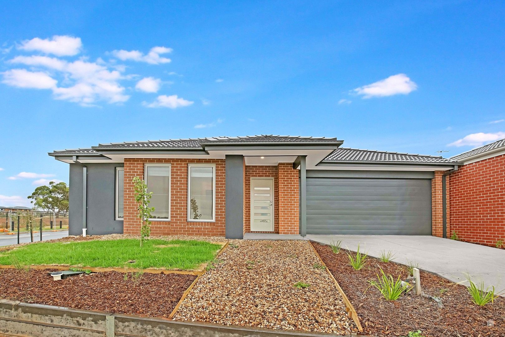 4 bedrooms House in 18 Marriott Blvd WEIR VIEWS VIC, 3338