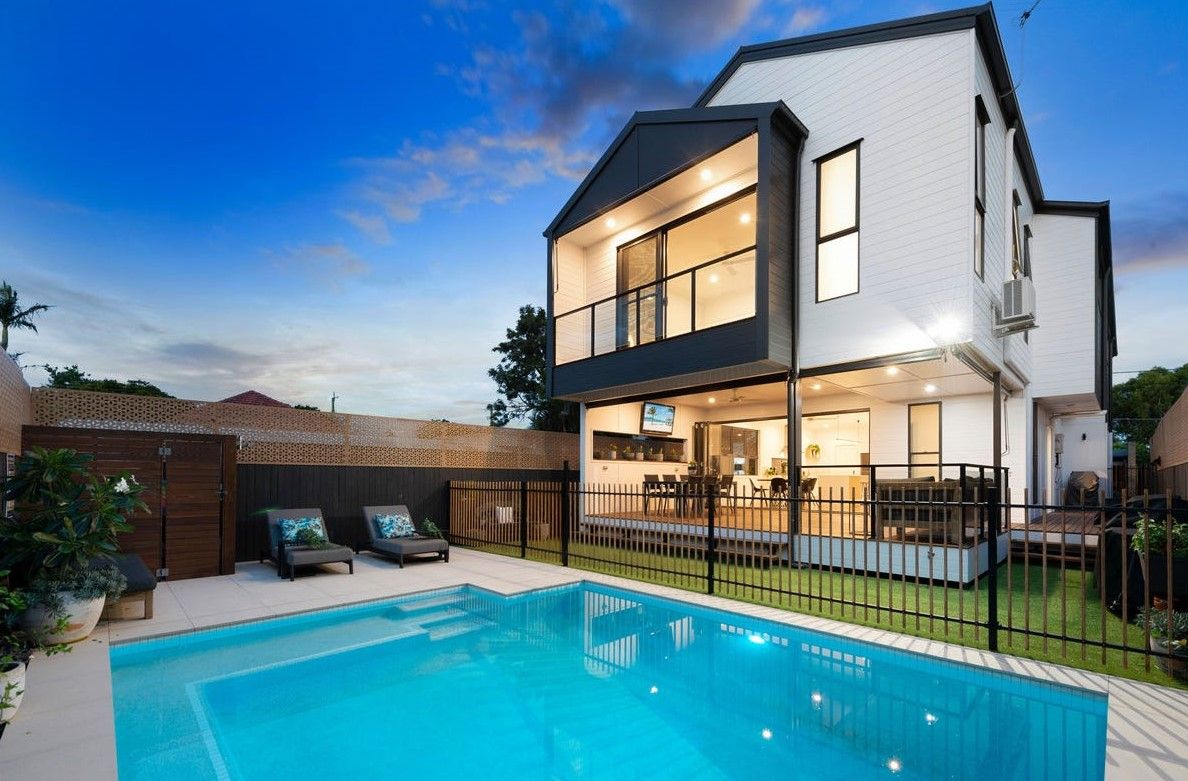 4 bedrooms House in 42 Ure Street HENDRA QLD, 4011