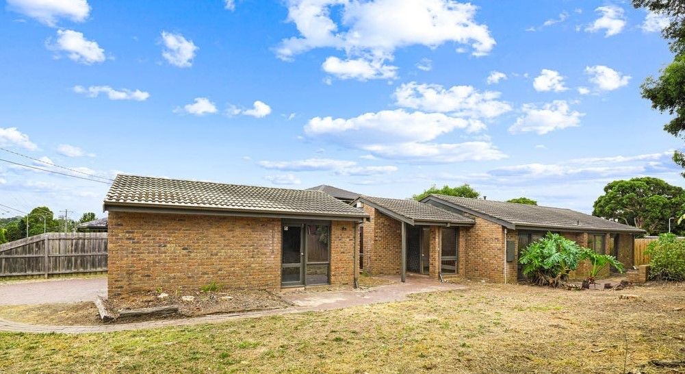 3 bedrooms House in 121 Tyner Rd WANTIRNA SOUTH VIC, 3152