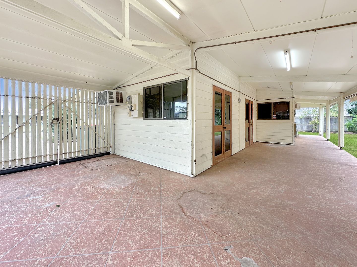 8 Rossato Crescent, Rasmussen QLD 4815, Image 2