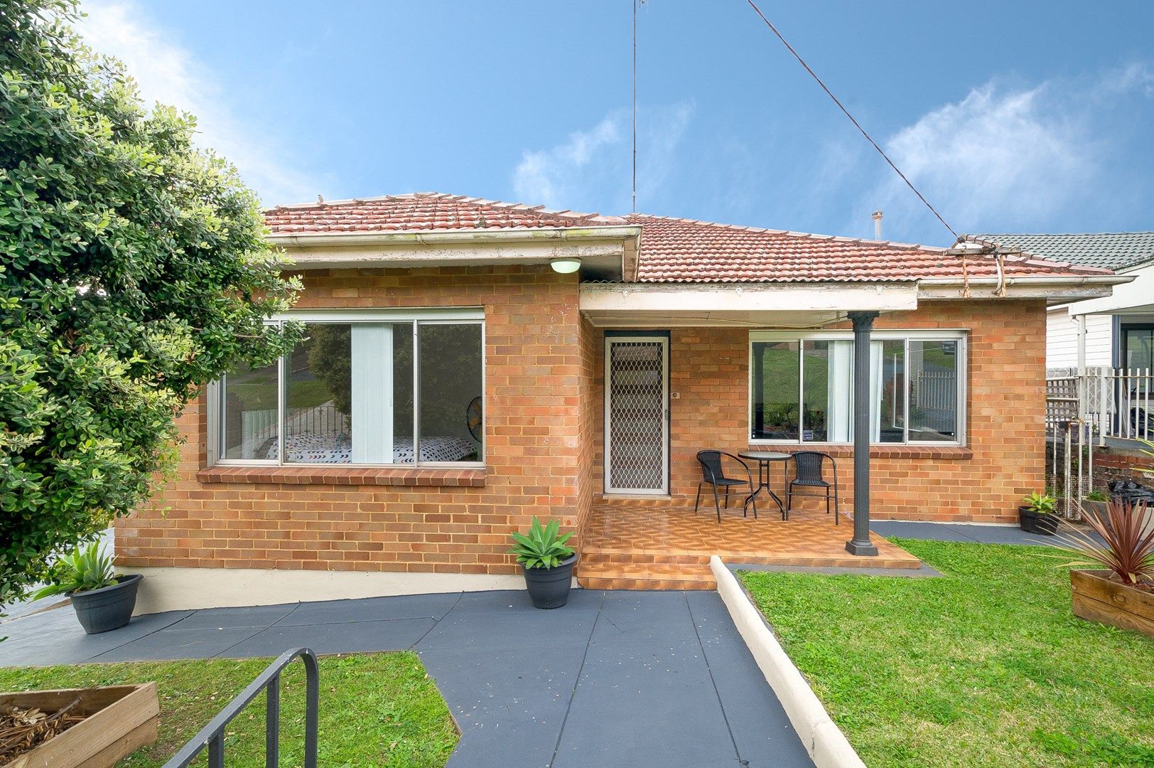 9 Canberra Road, Lake Heights NSW 2502, Image 0