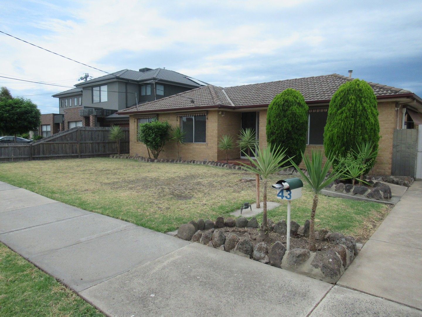 3 bedrooms House in 43 Pinetree Crescent LALOR VIC, 3075