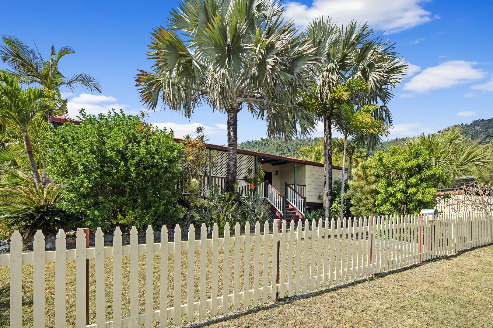 4 Cateran Close, Cannonvale QLD 4802, Image 2