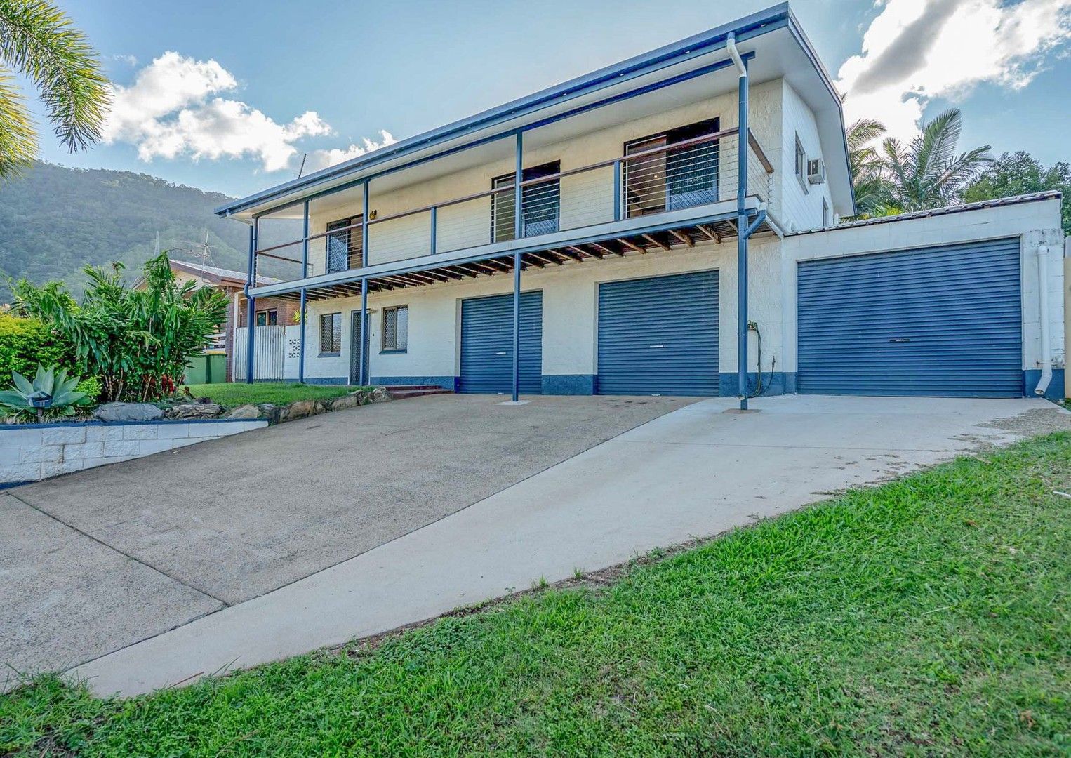 3 bedrooms House in 11 Vista Street BAYVIEW HEIGHTS QLD, 4868
