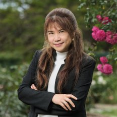 Roxanne Liu, Sales representative
