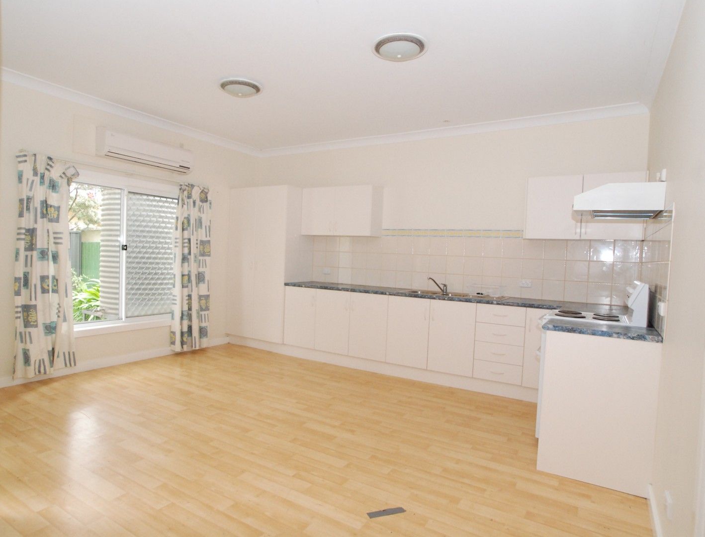 3 bedrooms House in 8 Palmer Street ALDINGA BEACH SA, 5173