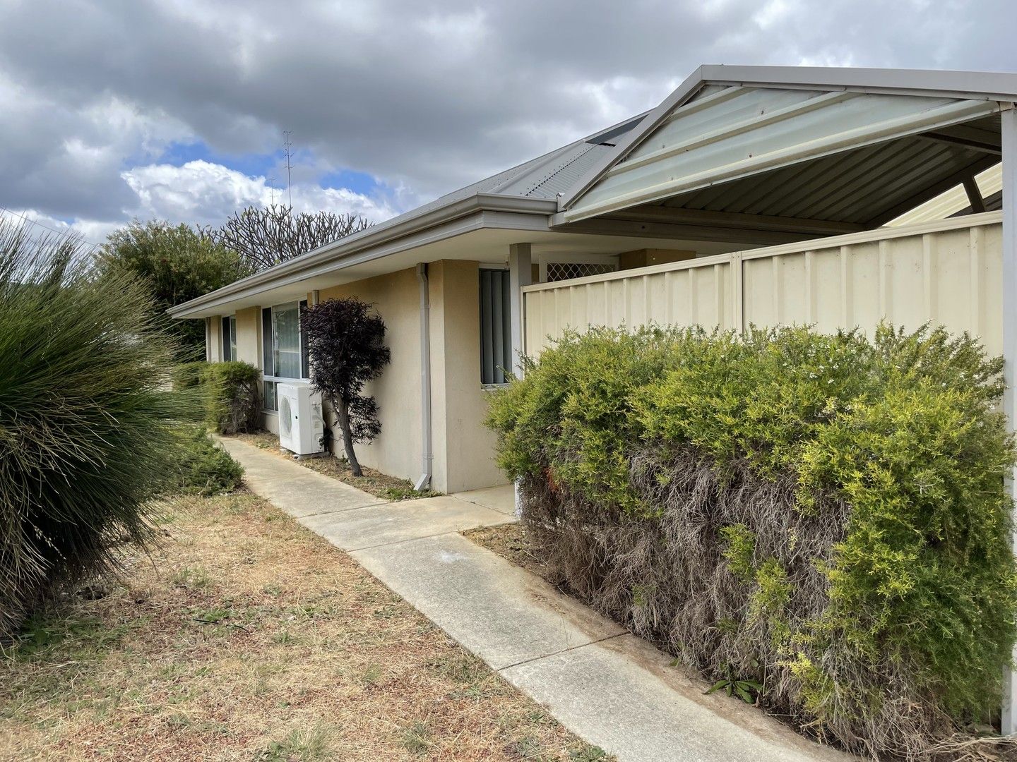 3 bedrooms Apartment / Unit / Flat in Unit 1/61 Thatcher Street WAROONA WA, 6215