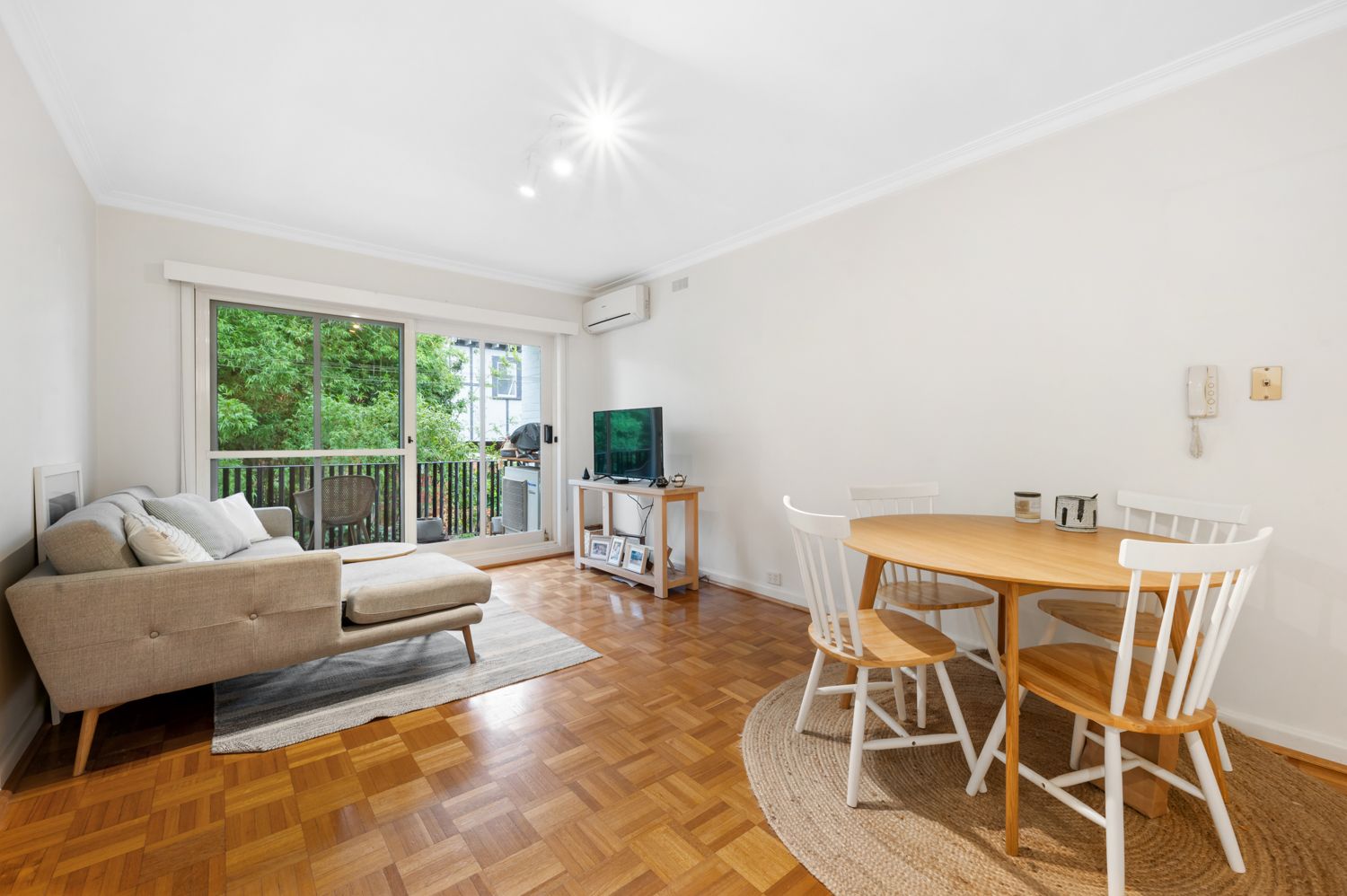 1 bedrooms Apartment / Unit / Flat in 6/22 Derby Street ARMADALE VIC, 3143
