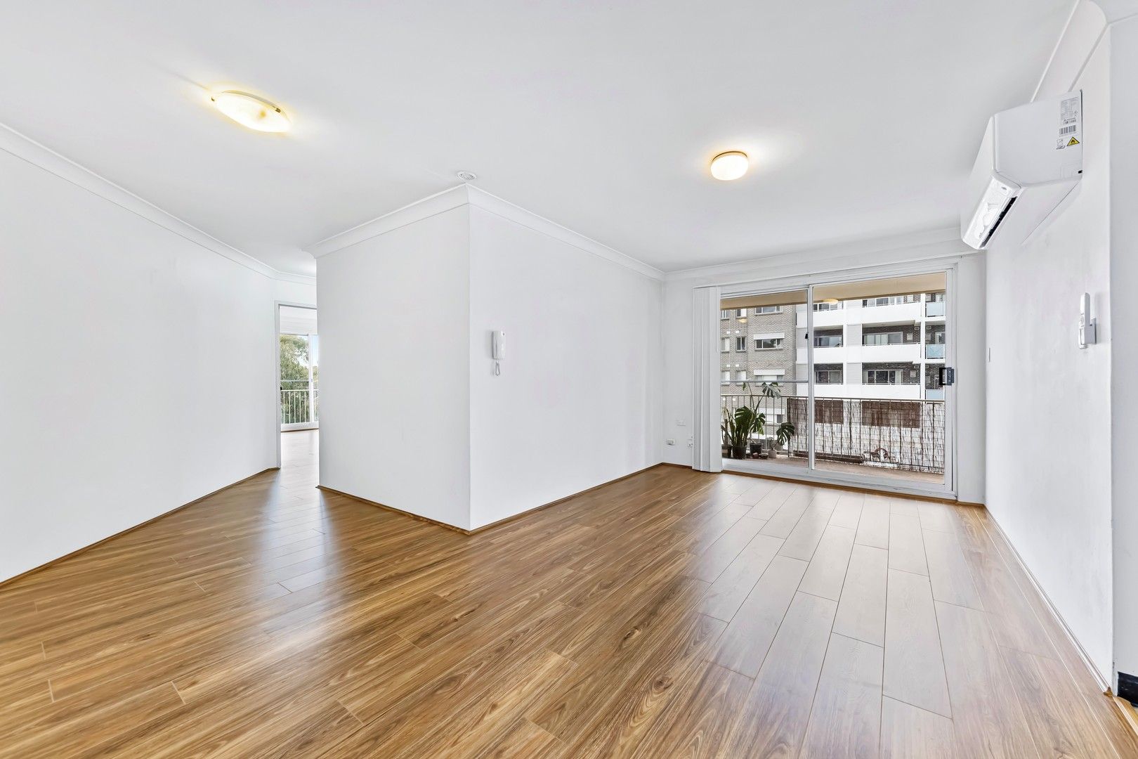 27/107109 Lane Street, Wentworthville NSW 2145 Apartment For Rent