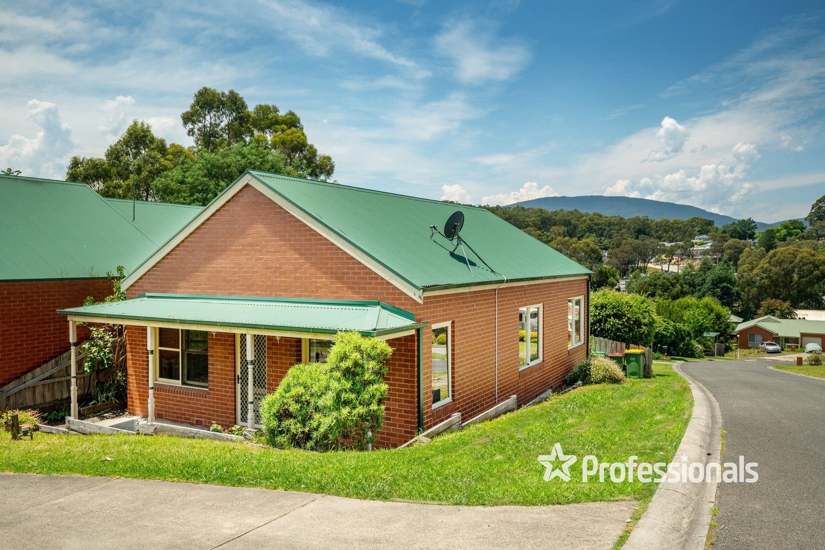 12 Hilltop Court, Yarra Junction VIC 3797, Image 0