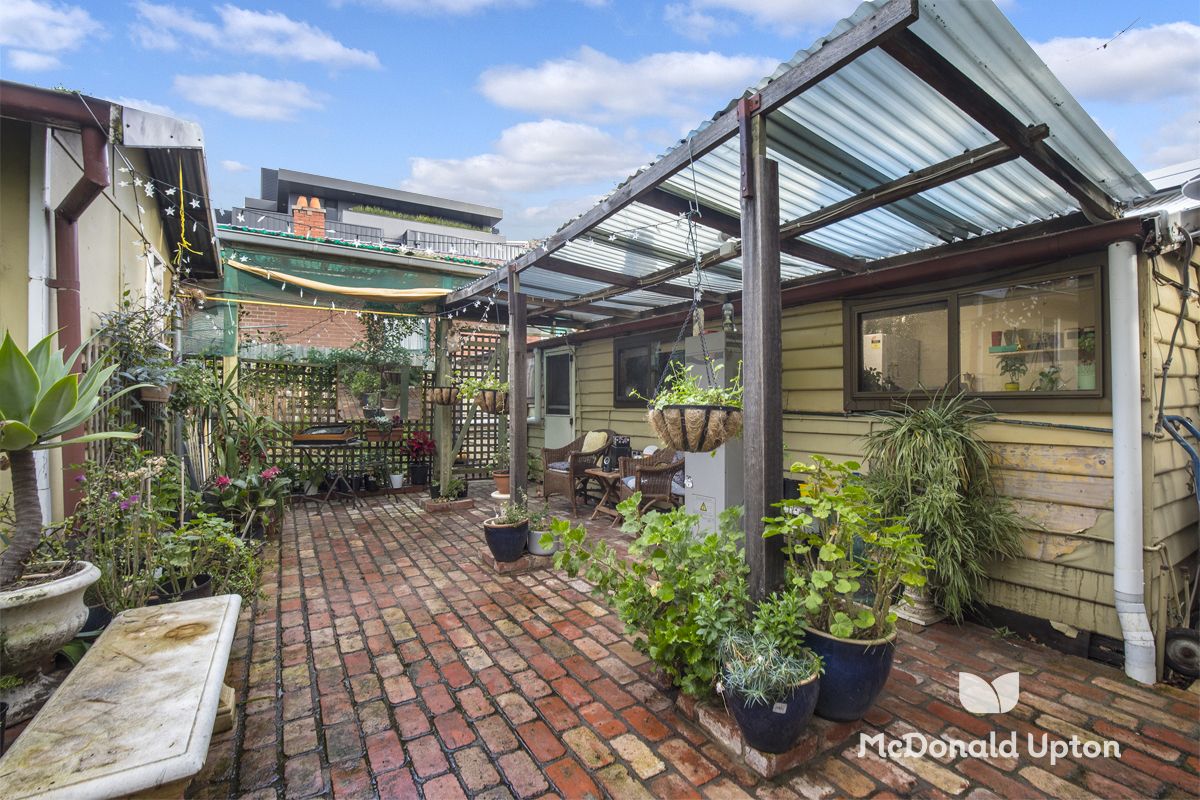 6 Flower Street, Essendon VIC 3040, Image 2