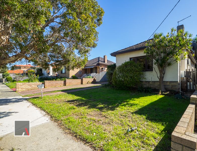 30 Purslowe Street, Mount Hawthorn WA 6016, Image 1