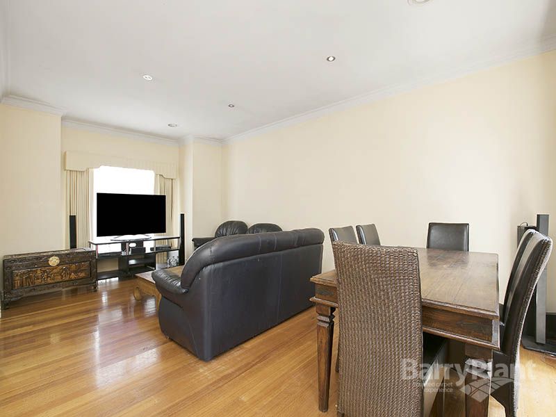 2/7 Francesco Street, Bentleigh East VIC 3165, Image 2