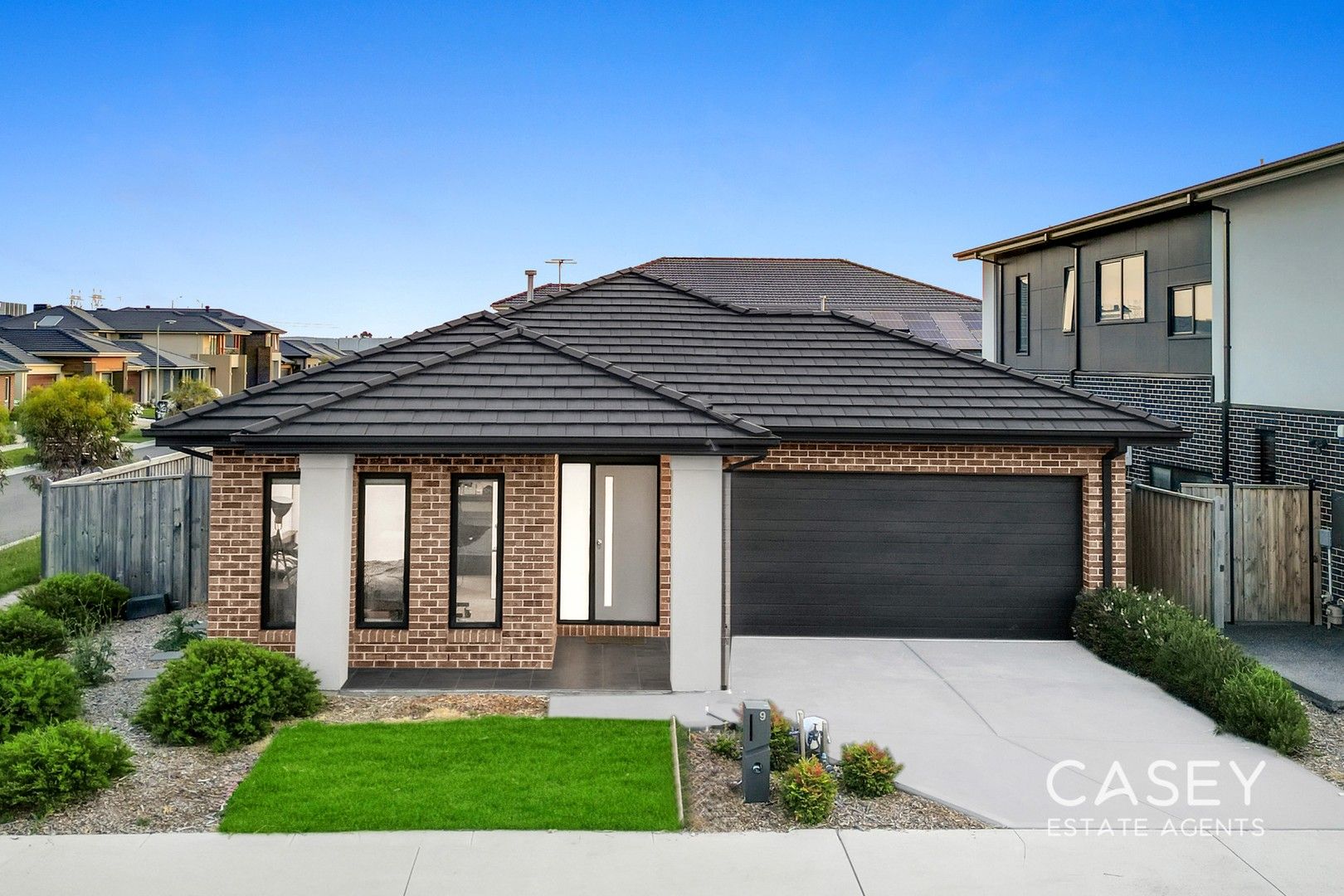 4 bedrooms House in 9 Trojan Crescent CLYDE NORTH VIC, 3978