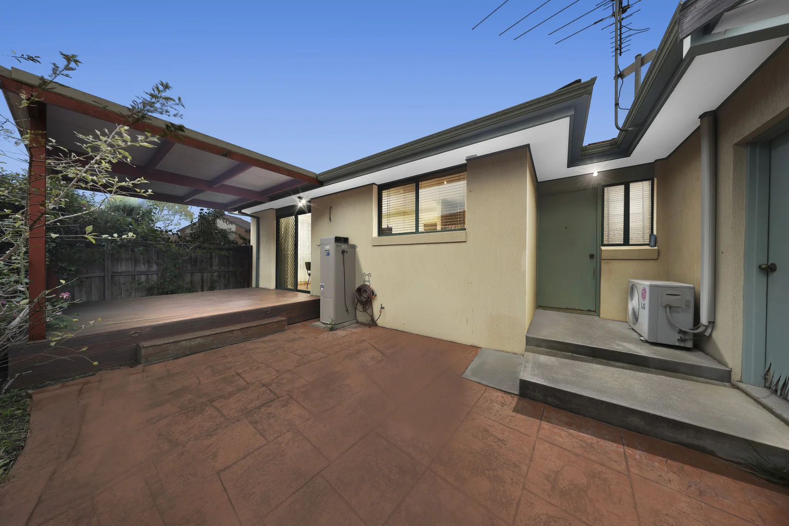 Additional image 10 of 1/11 Rule Close, Mill Park VIC 3082