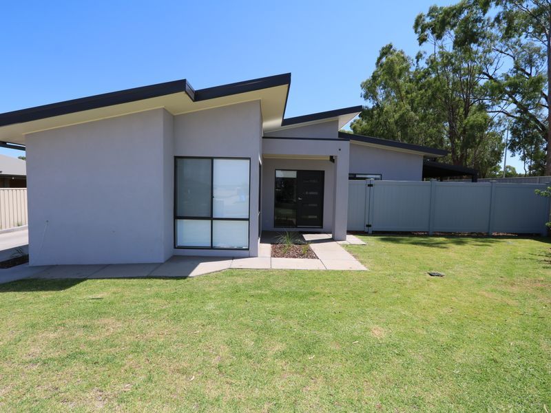 1/2 Cootamundra Boulevard, Gobbagombalin NSW 2650, Image 0