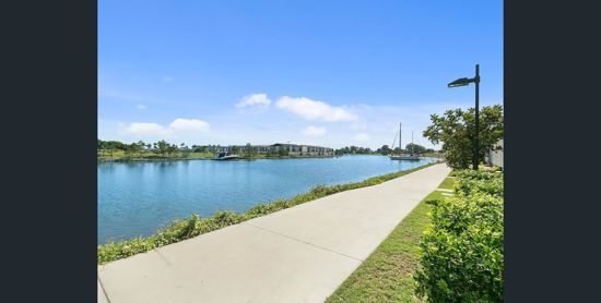 3 bedrooms Townhouse in 126 Marina Quays Boulevard HOPE ISLAND QLD, 4212