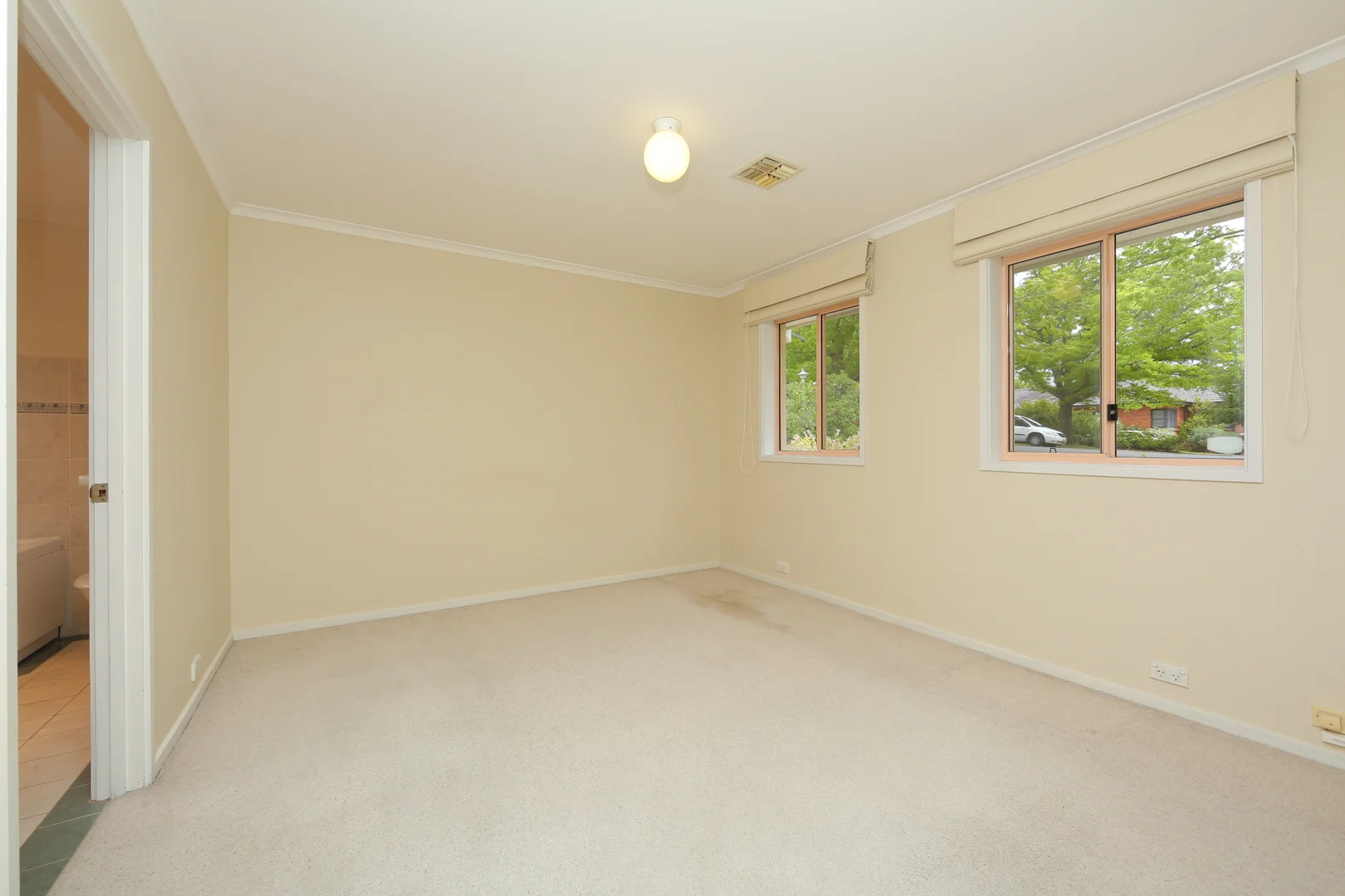 Additional image 8 of 1/4 Hutchins Street, Yarralumla ACT 2600
