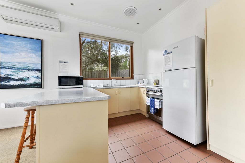 1/2-4 Barton Court, Aireys Inlet VIC 3231, Image 2