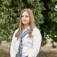 Ray White Werribee - Kristine Ikonomou