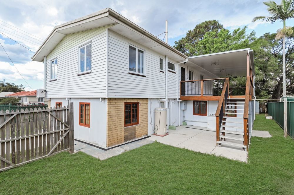 4 bedrooms House in 51 Samsonvale Road STRATHPINE QLD, 4500