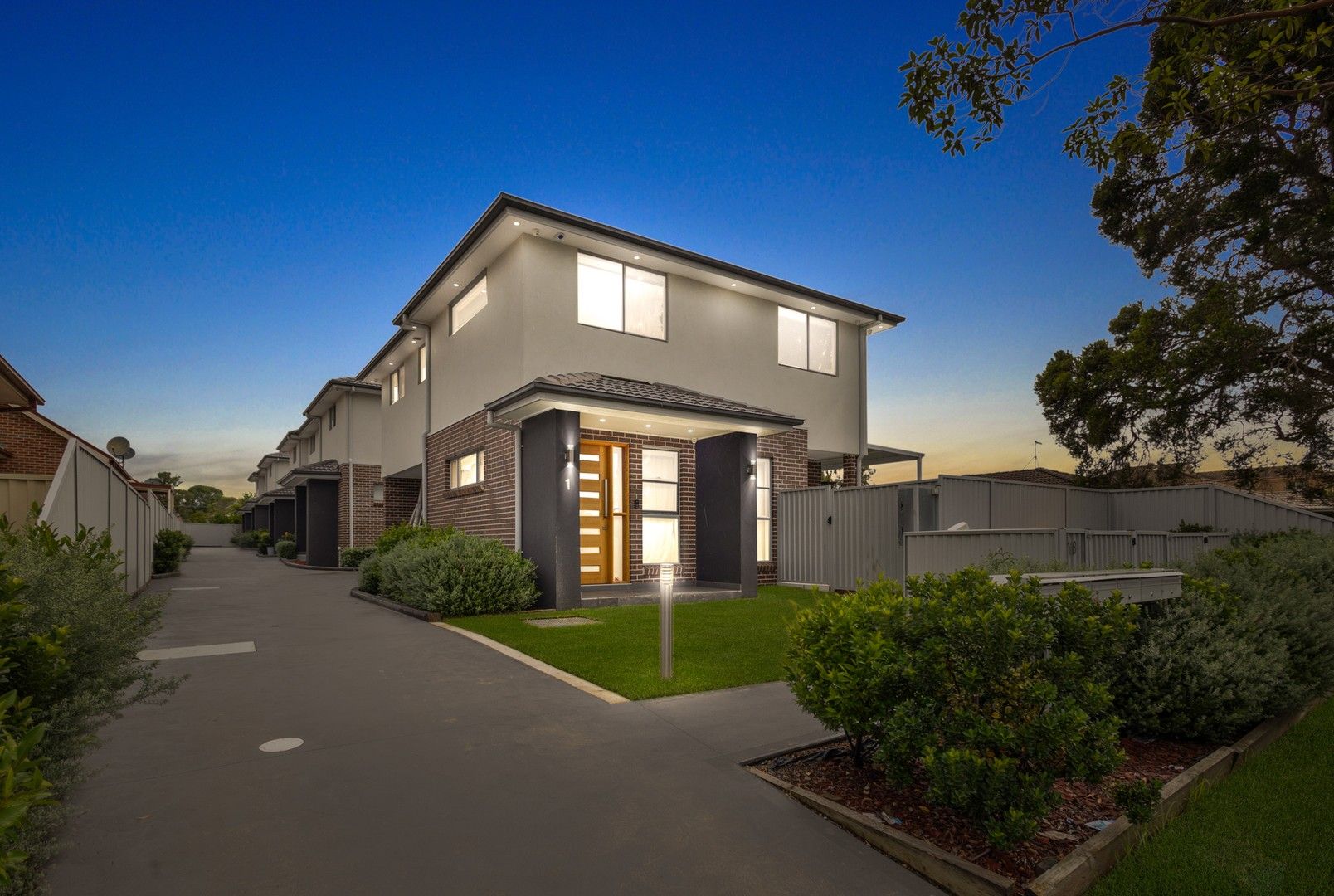 4 bedrooms Townhouse in 1/18 Brisbane Street OXLEY PARK NSW, 2760