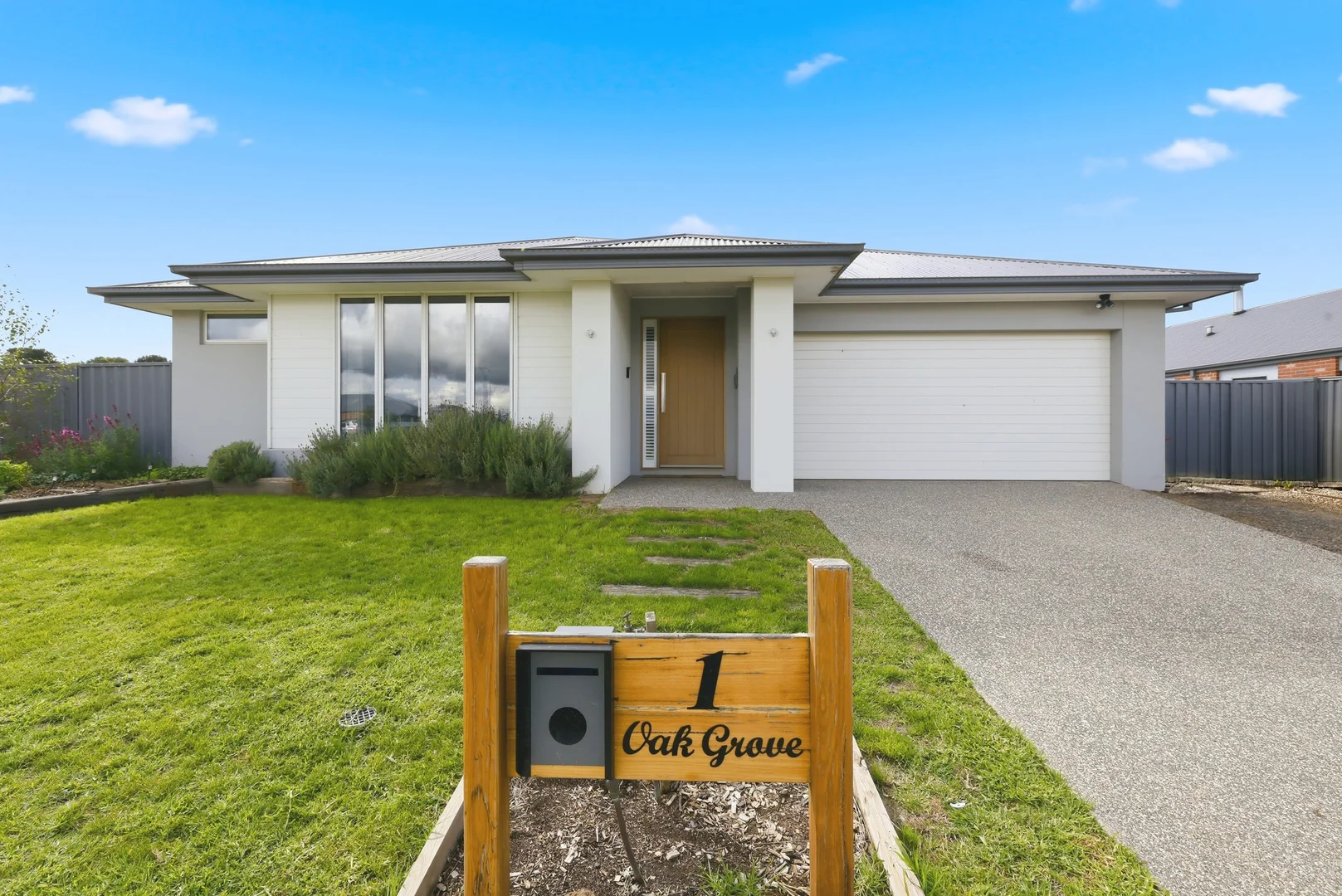 Additional image 2 of 1 Oak Grove, Romsey VIC 3434