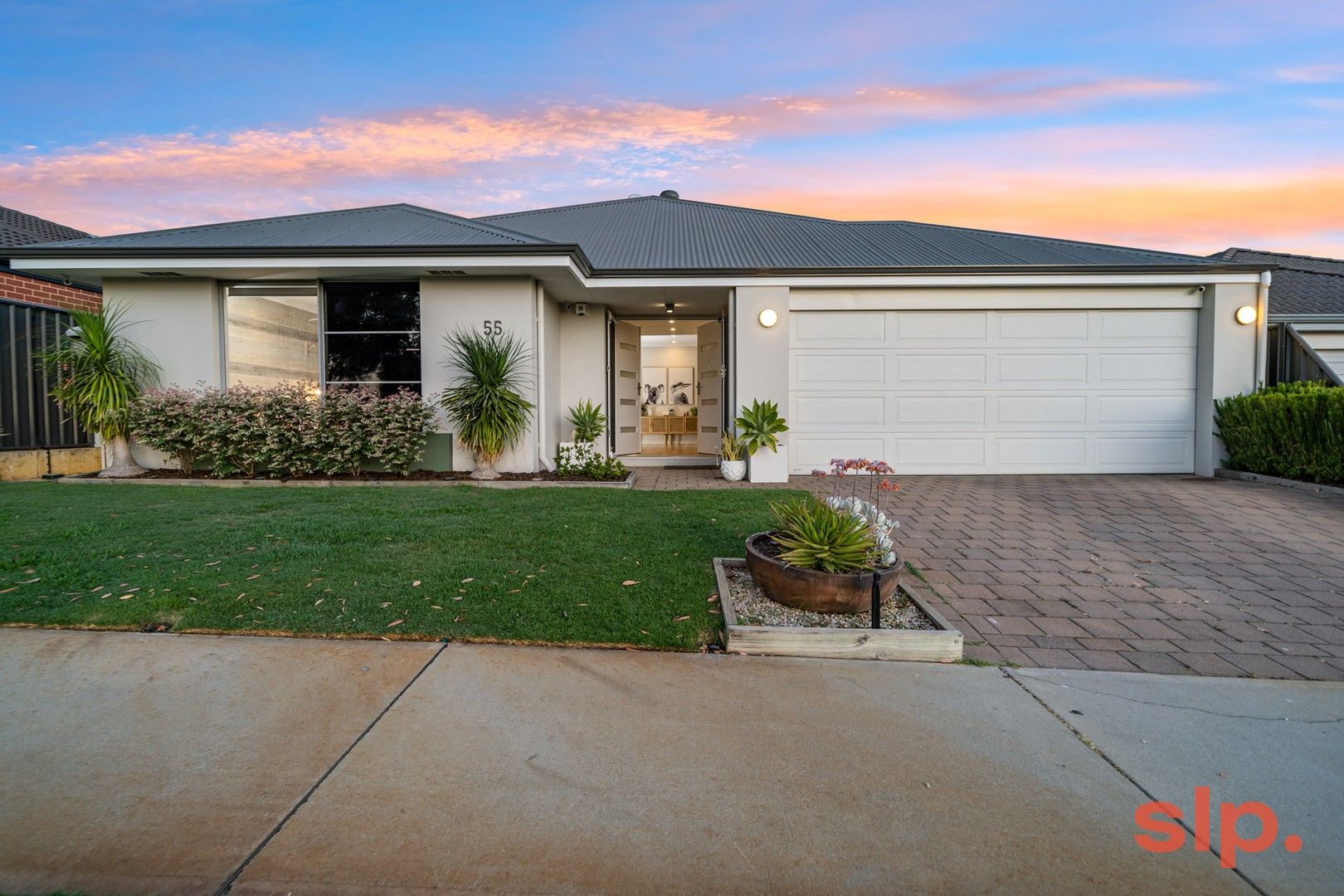 4 bedrooms House in 55 Joseph Banks Boulevard BANKSIA GROVE WA, 6031